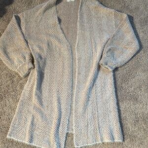 💜 3 for $10 Women's Beige Chevron Sweater